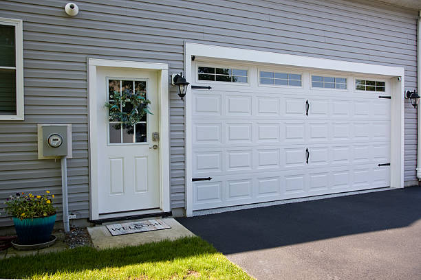 24/7 Emergency Garage Door Panel Replacement experts in Reno, OH